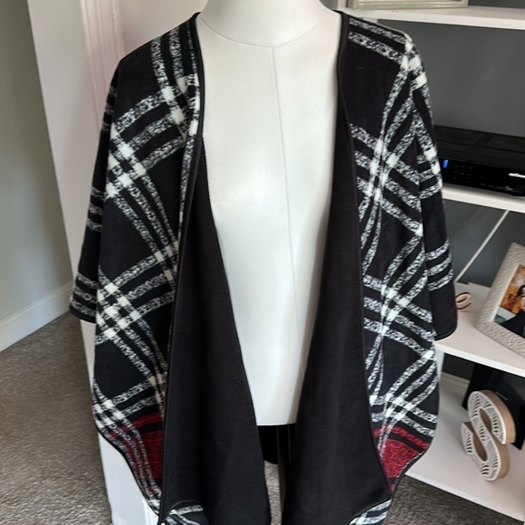 Ike Behar Poncho - Picture 3 of 5